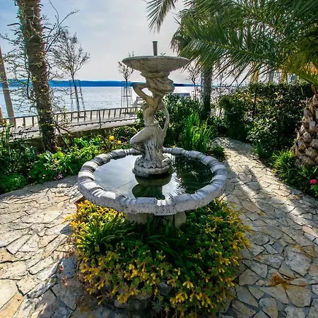 Fontana Starigrad Paklenica