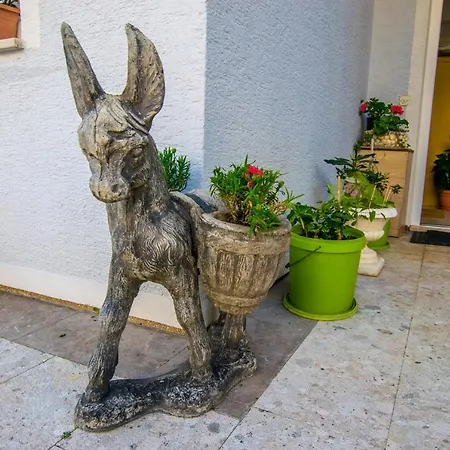 Gasthuis Fontana Starigrad Paklenica