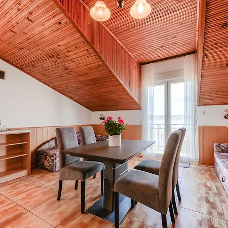 Fontana Starigrad Paklenica