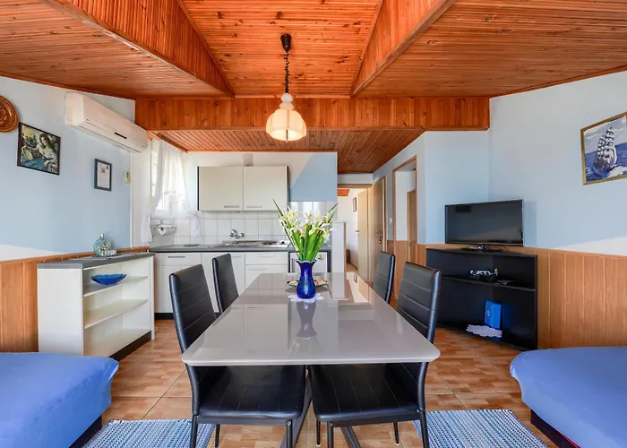 Fontana Starigrad Paklenica