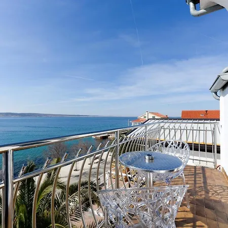 Fontana Guest house 3*