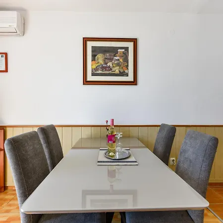 Fontana Guest house
