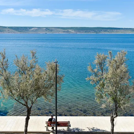 Fontana Starigrad Paklenica